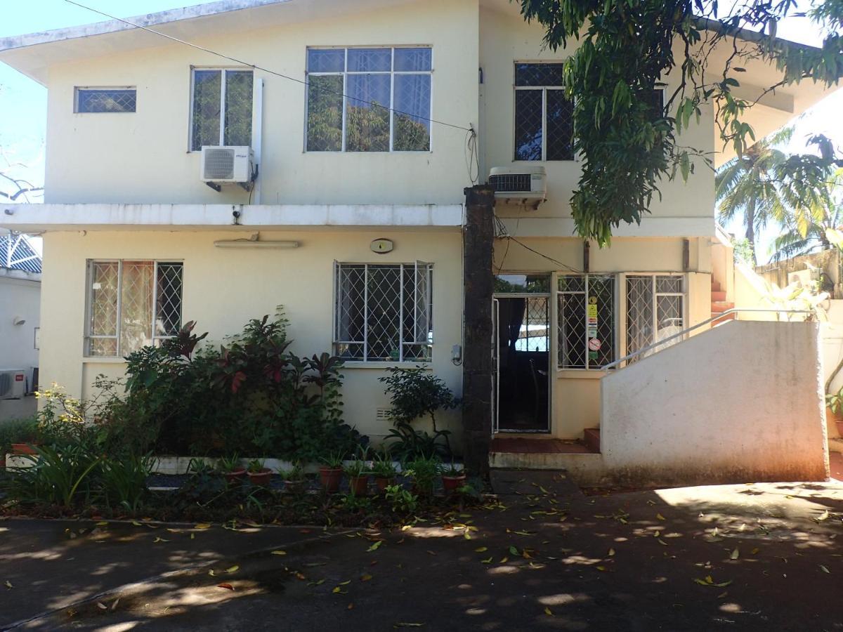 Le Cactus Guesthouse 特里罗杰 外观 照片